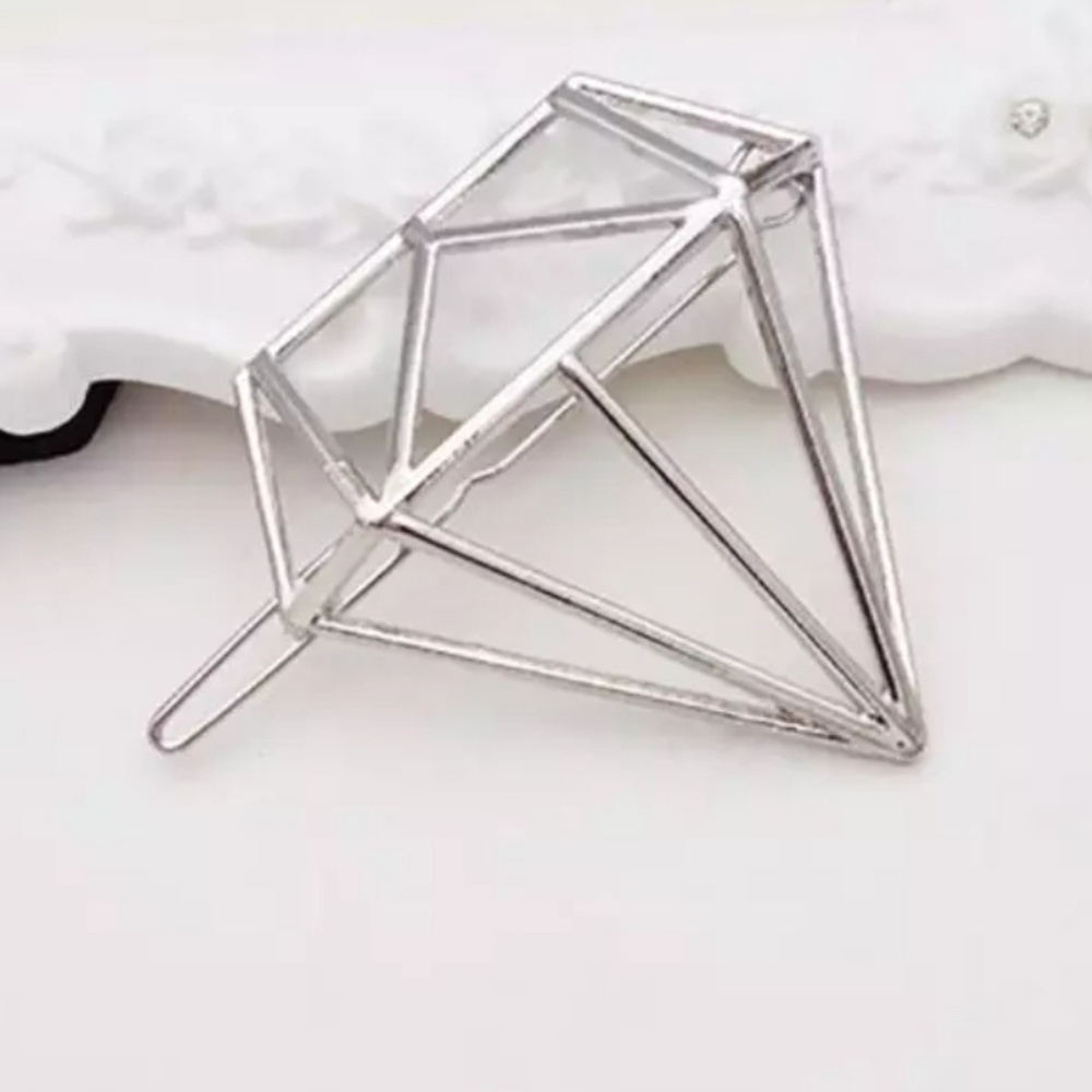 Diamond shaped Enchanted silver hair pin